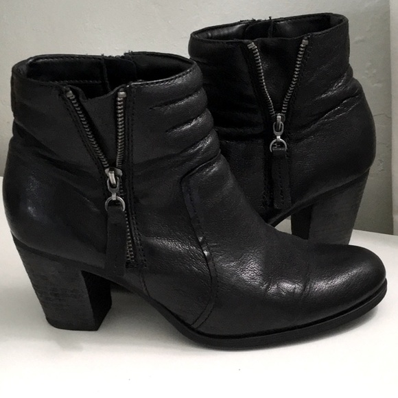 Clarks Ankle Booties - Picture 1 of 4